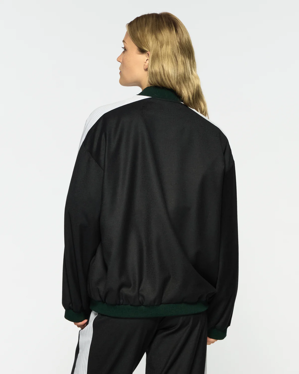 AW25 BOMBER JACKET DARKGREEN 03