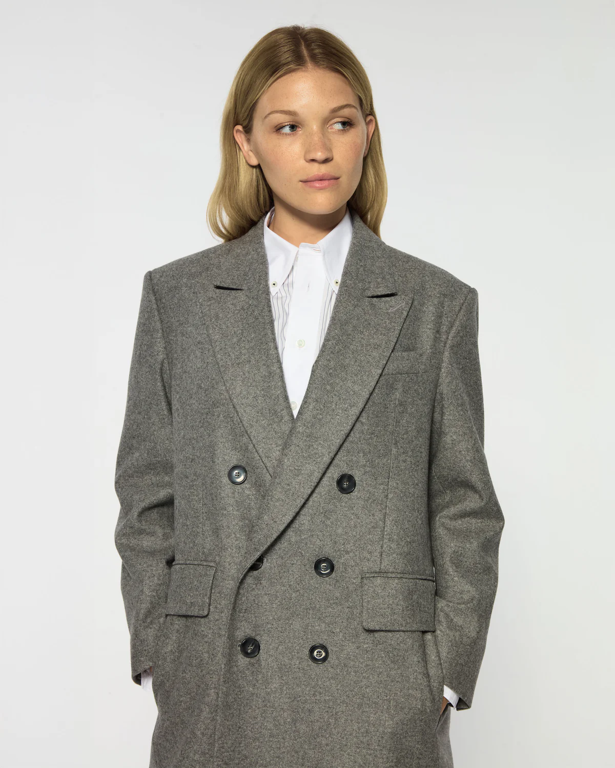 AW25 COAT GREY 2