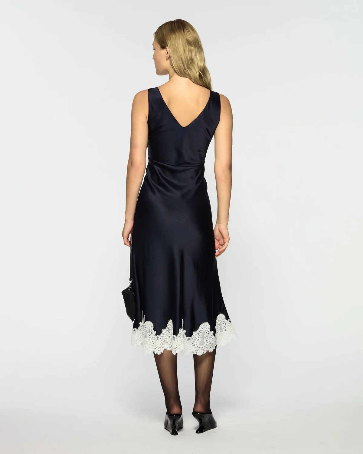 AW25 VNECK DRESS LACE NAVY 1